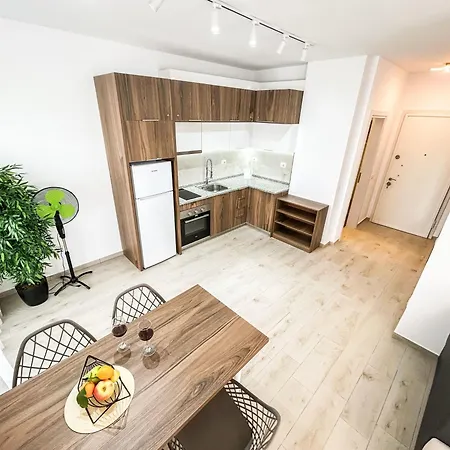 Apartment Royal Tide Golem (Tirana)